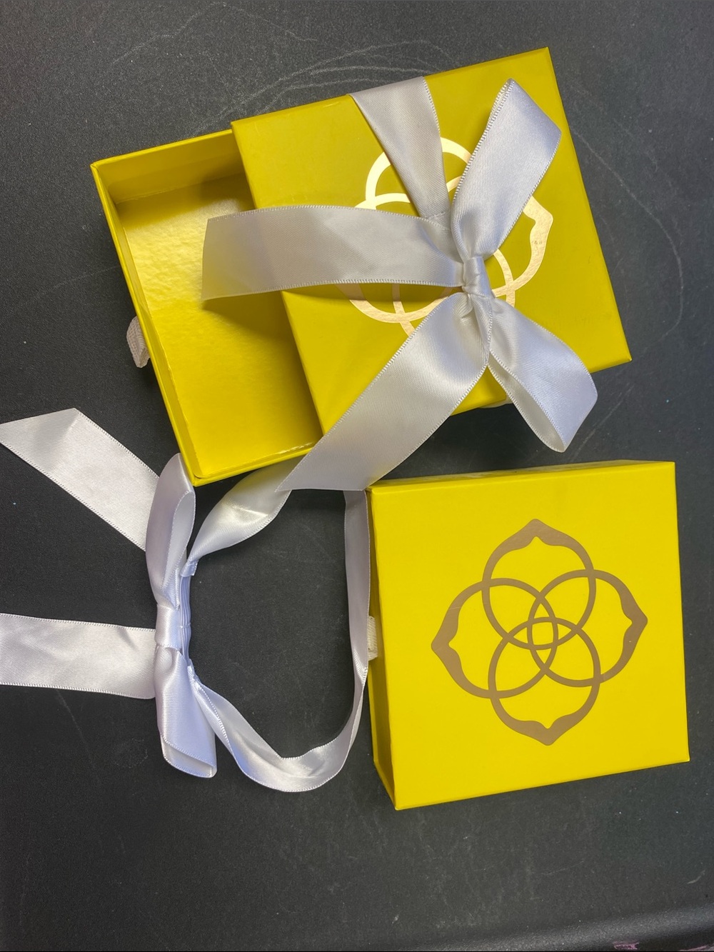 Kendra Scott gift boxes set of 2